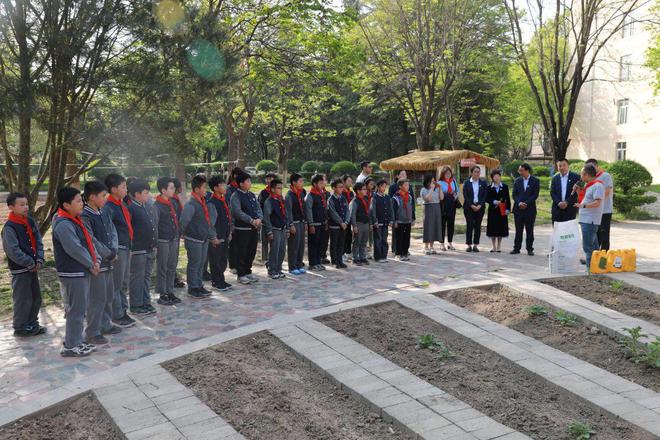 Dingtian Jinong donates nutritional fertilizers to Yangling High tech Primary School and continues to promote the Small Farmer Plan(图8)