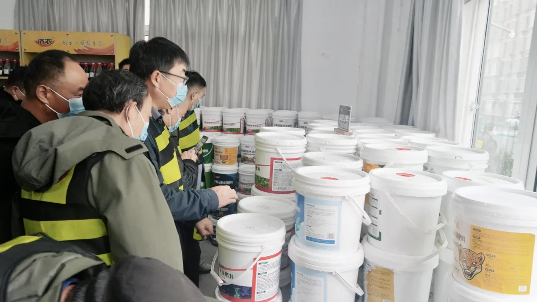 元贞葡萄帮200余人前往鼎天济农杨凌研发生产基地参观交流(图6)