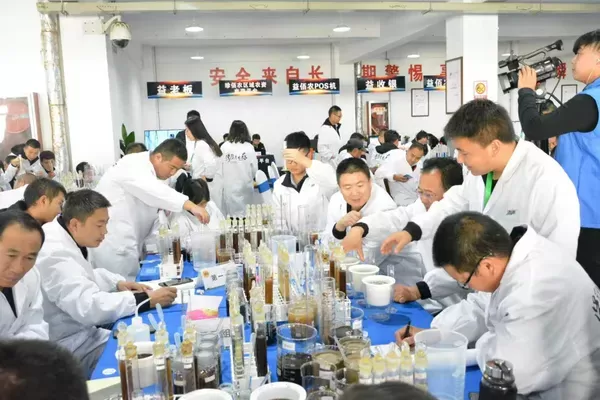 土壤实验室(图1)